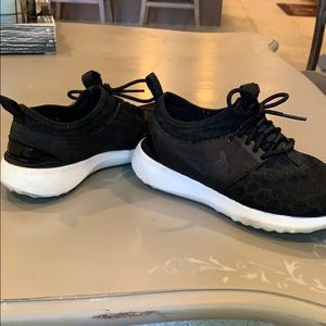 Super light weight Nike running shoes